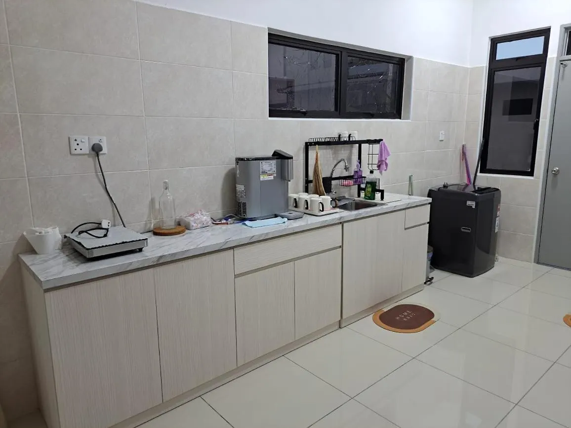 E&H Homestay Corner Lot Bandar Dato Onn Johor Bahru 0*,  Malezya