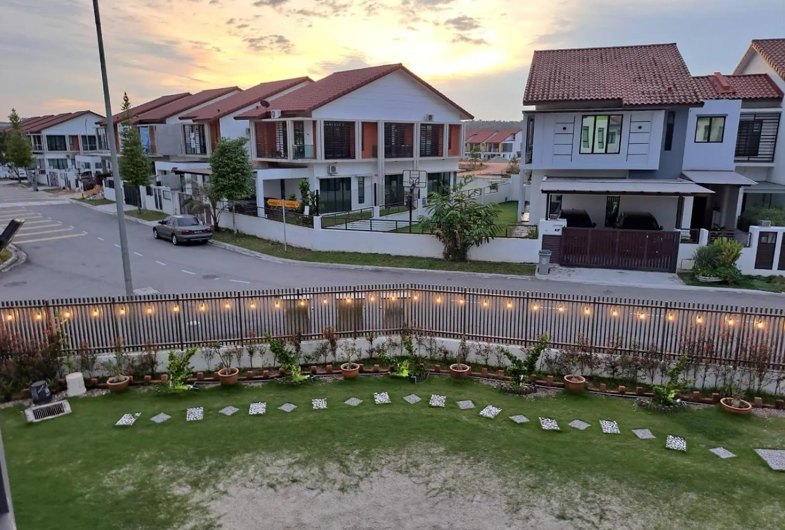 Tatil Evi E&H Homestay Corner Lot Bandar Dato Onn Johor Bahru