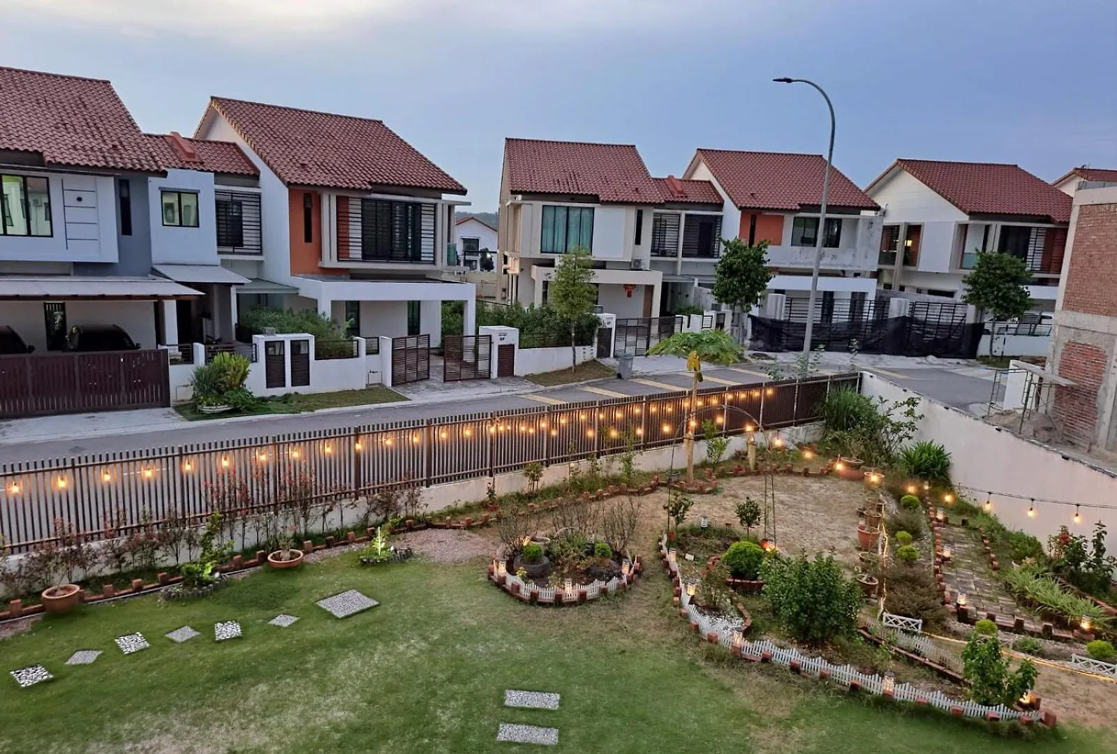 E&H Homestay Corner Lot Bandar Dato Onn Johor Bahru Malezya